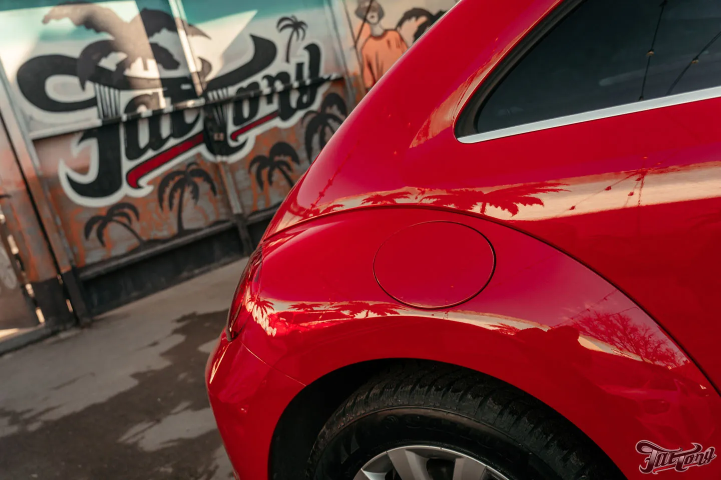 Кузовной ремонт Volkswagen Beetle. Как происходит подбор красного цвета?